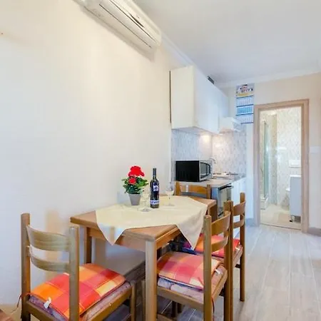 Fidelis - One Bedroom With Terrace And Garden View 2 * Traù