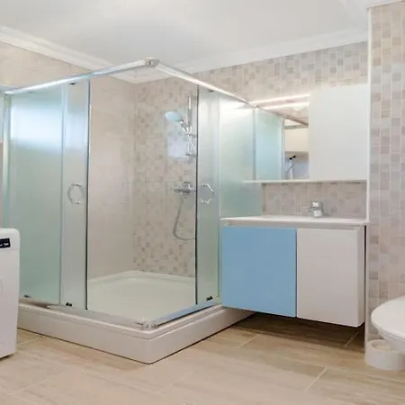Fidelis - One Bedroom With Terrace And Garden View 2 דירה טרוגיר