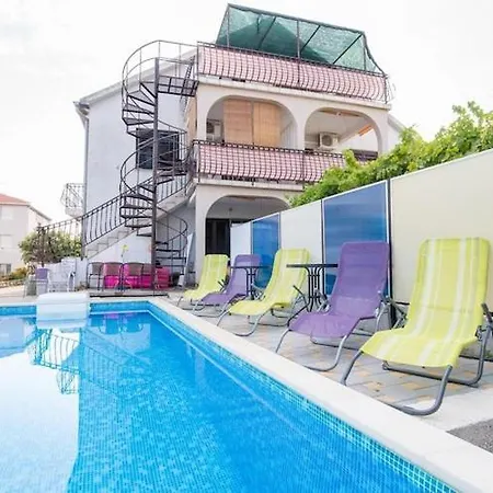 דירה Fidelis - One Bedroom With Terrace And Garden View 2 טרוגיר