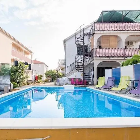 Fidelis - One Bedroom With Terrace And Garden View 2