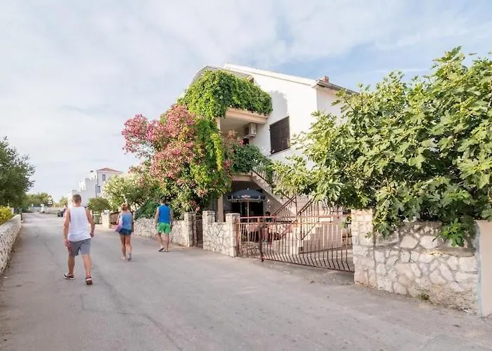 Apartman Fidelis - One Bedroom With Terrace And Garden View 2 Trogir