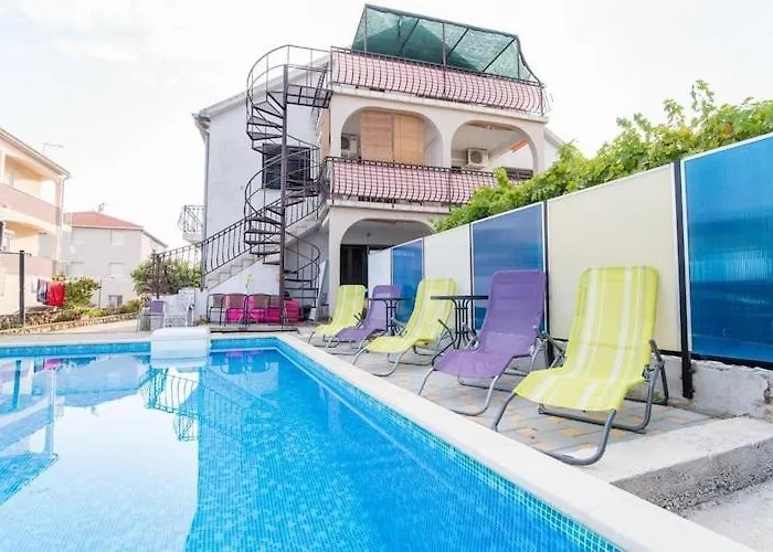 Apartment Fidelis - One Bedroom With Terrace And Garden View 2 Trogir