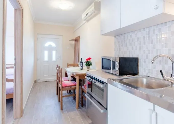 Fidelis - One Bedroom With Terrace And Garden View 2 Apartment